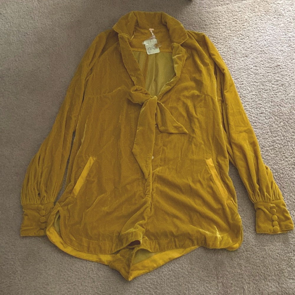 Free people poet sleeve romper with button details soft and cute size Small New